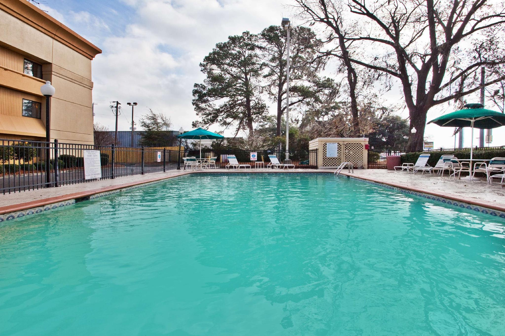 Spark By Hilton Savannah Midtown Экстерьер фото