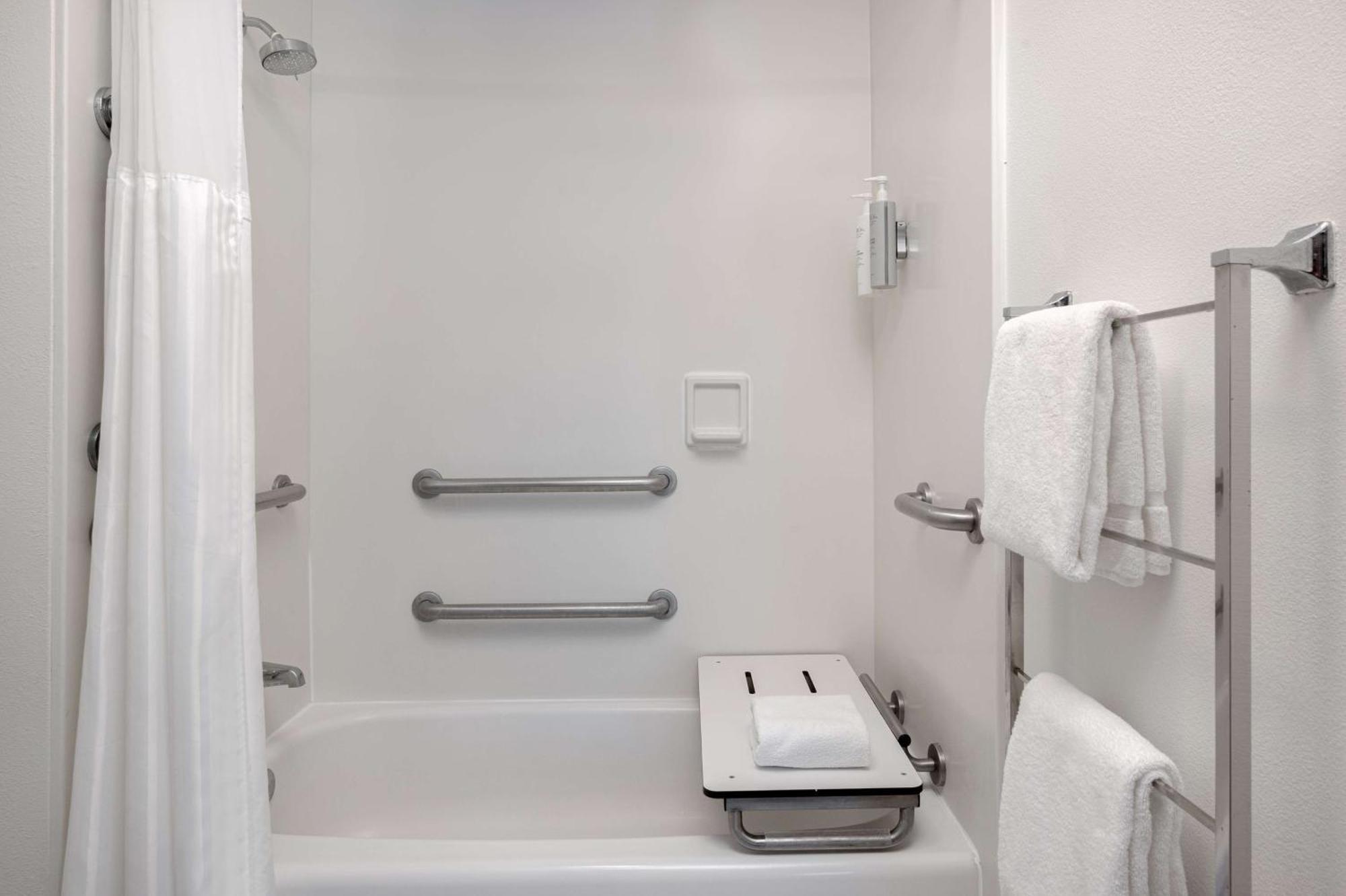 Spark By Hilton Savannah Midtown Экстерьер фото