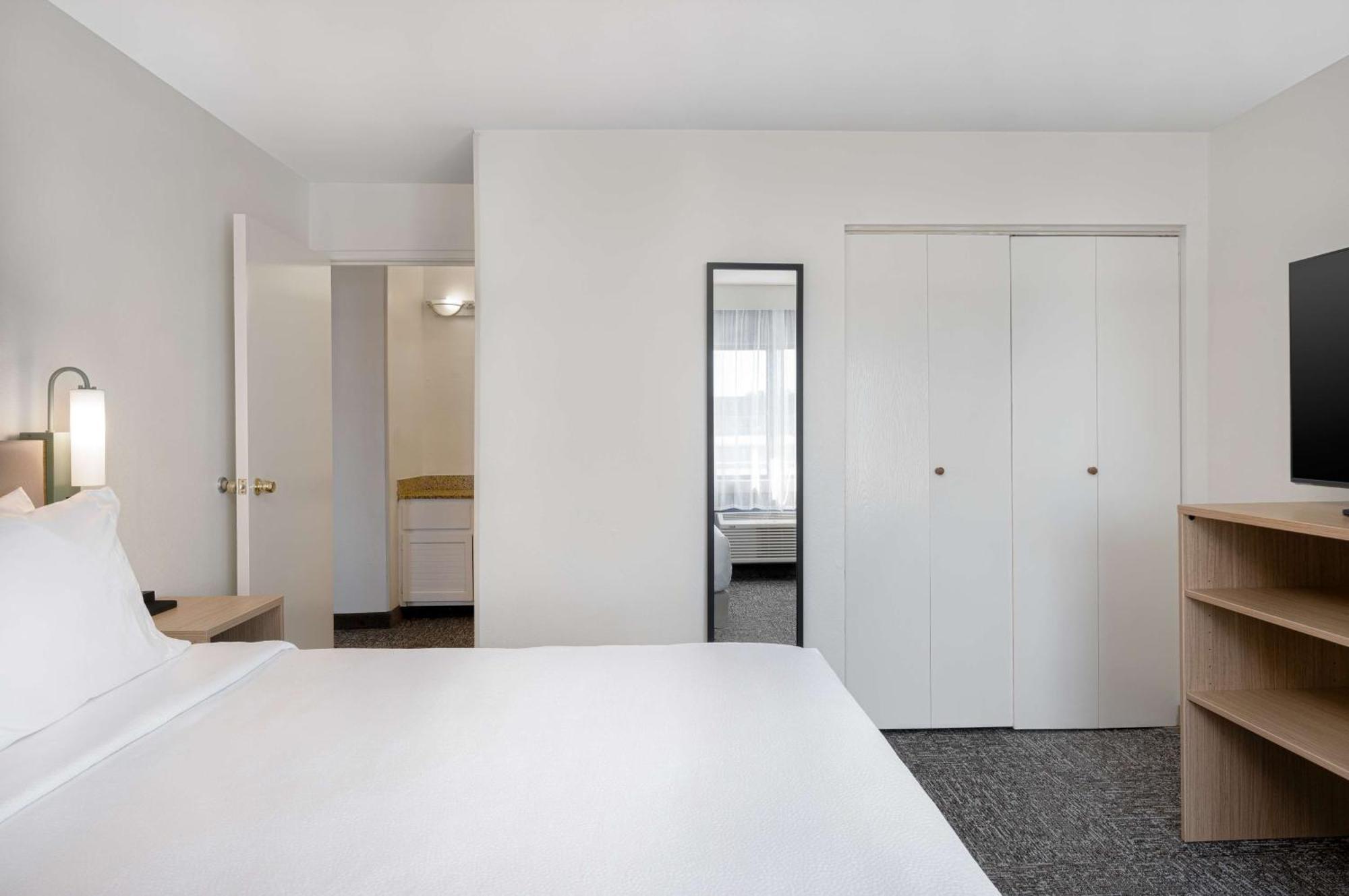 Spark By Hilton Savannah Midtown Экстерьер фото