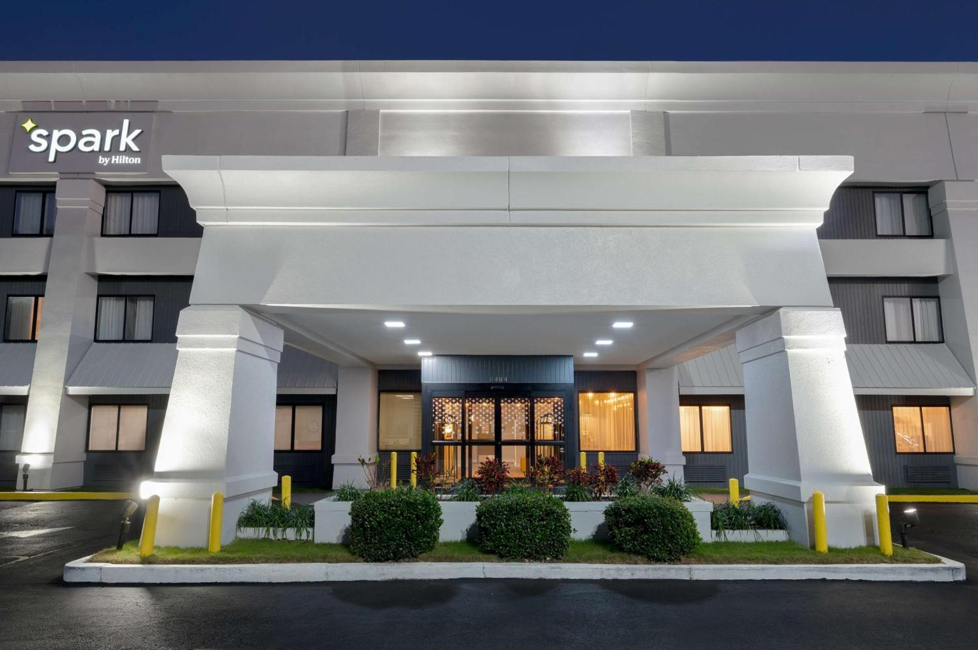 Spark By Hilton Savannah Midtown Экстерьер фото
